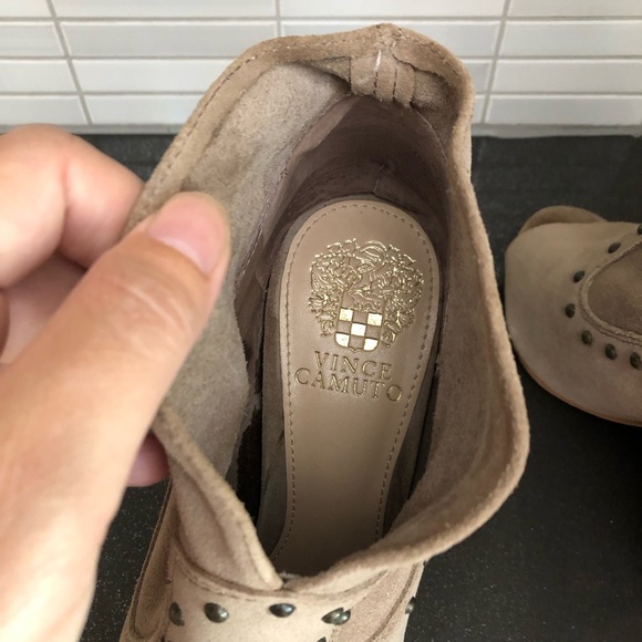 Vince Camuto women’s suede ankle boots - Picture 7 of 9